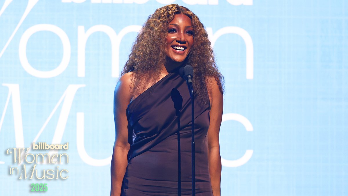 Give it up for Glo 👏 Mickey Guyton presents the POWERHOUSE award to GloRilla 🦍 at #BBWomenInMusic Watch more from Billboard Women in Music now at