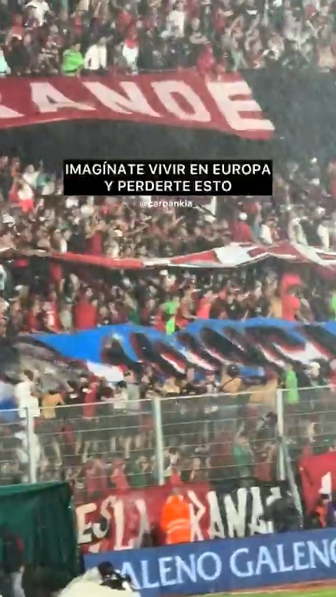 ¿EN EUROPA? ¡NO SE CONSIGUE! Impresionante fiesta de los hinchas de Newell´s bajo el diluvio en el Coloso Marcelo Bielsa durante el triunfo 2-0 de la Lepra del Ogro al Boca de Gago. ⚽⛈️🎉 📹 Tik Tok | caroankia_