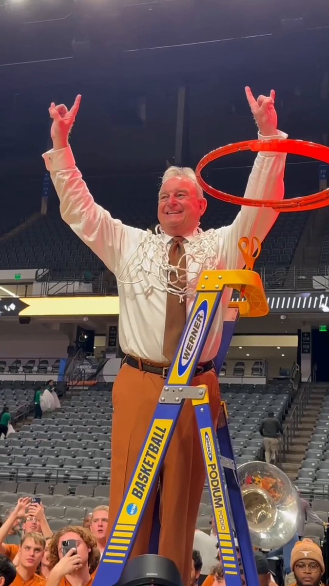 HORNS UP 🤘 Texas cutting down the net as regional champs 🔥