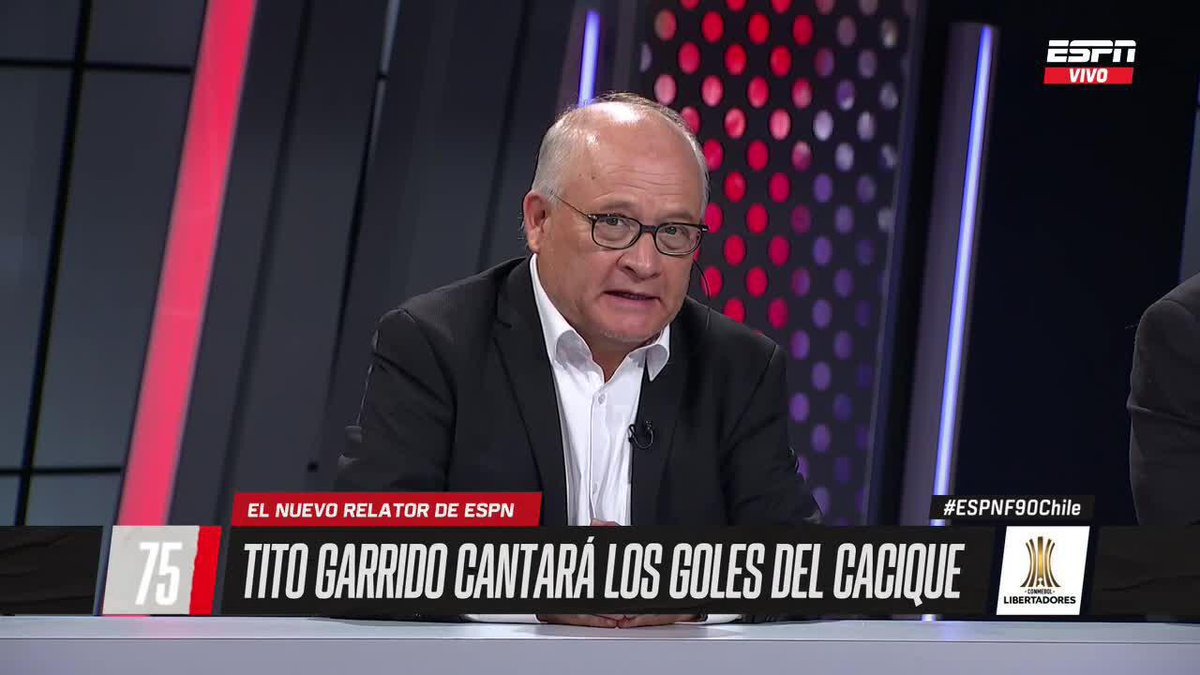 ⚽ ¡DAME GOL, DAME GOL, DAME GOL! ⚽ Héctor 'Tito' Garrido llega a #ESPN para relatar los partidos de #ColoColo en la CONMEBOL #Libertadores y mañana estará junto a Marcelo Barticciotto para el duelo ante Bucaramanga, que lo podrás seguir por #DisneyPlus desde las 21:30 horas.