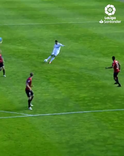 🔥🇵🇹ロナウドの衝撃ゴラッソから13年 マドリーがリーガ史上初の勝ち点100を達成した年
