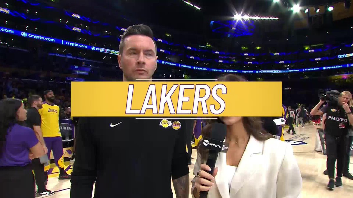 JJ Redick had jokes for Lauren Jbara during the break 😆