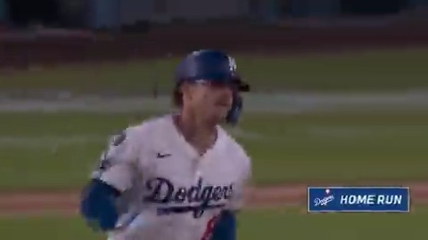 Kiké with a no-doubter!