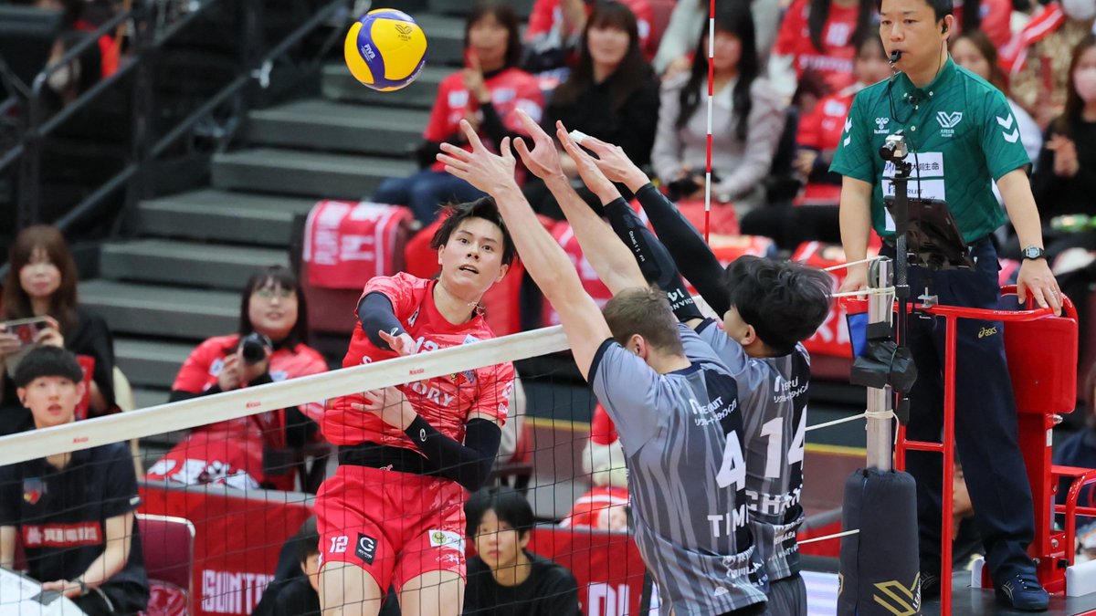 SV.LEAGUE 🇯🇵: RAN TAKAHASHI ON FIRE 🔥 He led Sunbirds to two wins over Voreas, scoring 37 points on the weekend! Now, he’s ready for the next challenge against leaders Bluteon! 🌟 📅 April 5 &amp; 6 – 🕓 4am GMT 📺 LIVE on VBTV: 🏐 #SVLeague #Volleyball