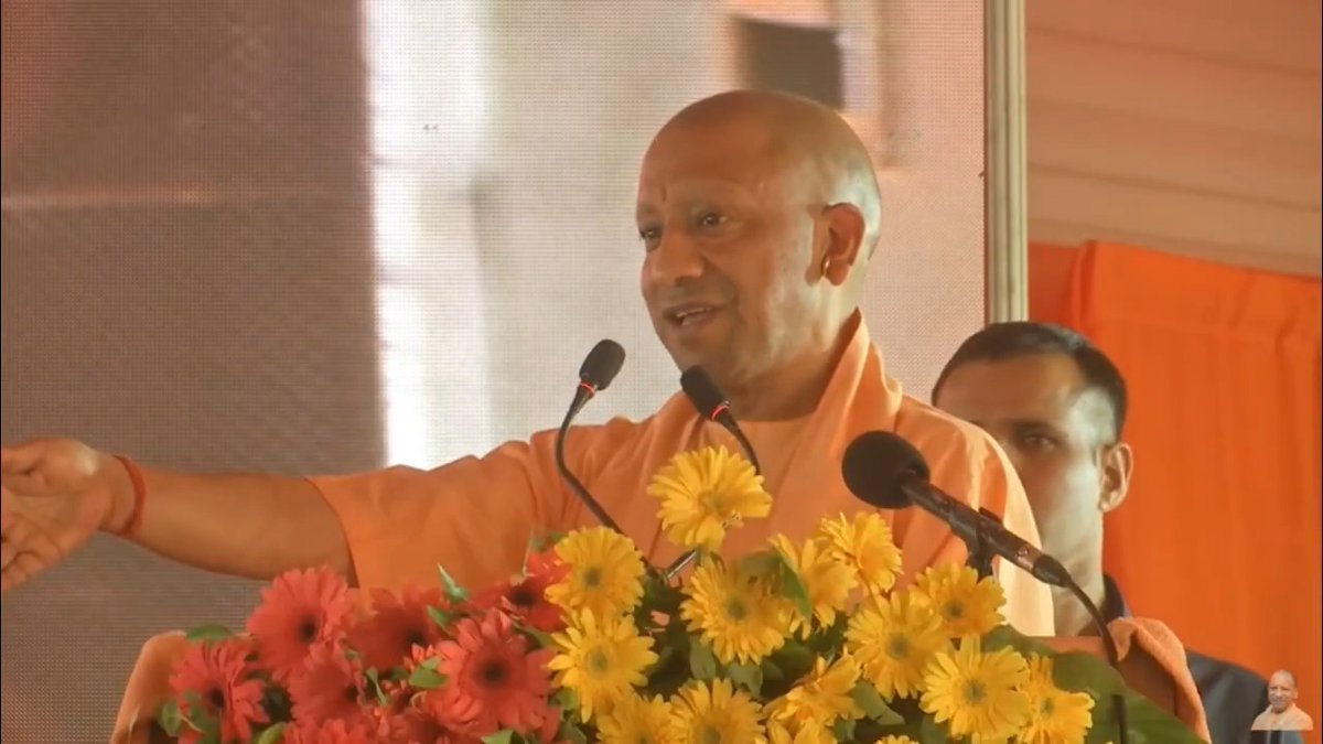 समाजवादी पार्टी के लोग गोकशी करवाते थे... समाजवादी पार्टी के मुखिया कहते हैं ‘गोबर से मुझे दुर्गंध आती है’, ये है इनकी असलियत है...