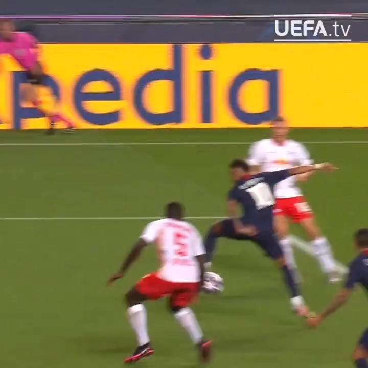 Neymar 👉 Di María #UCL