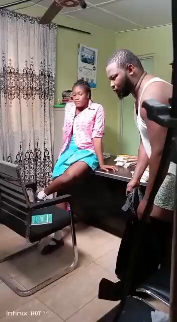 You keep cobra for table dey tell baba say make he no look am?🤣🤣🤣🤣🤣