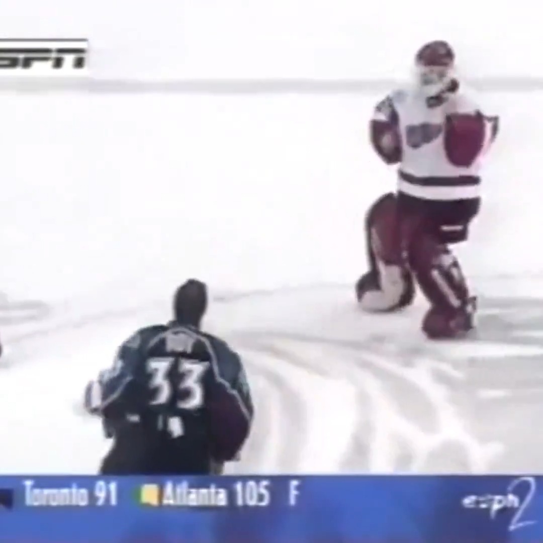 Patrick Roy beat up Chris Osgood 26 years ago today.