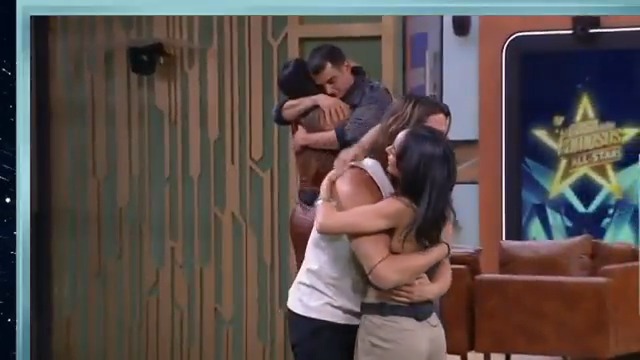 La verdad que con la personalidad que tiene Mane que tenga que oír eso de Luca. Telita. #LCDLFAllStars