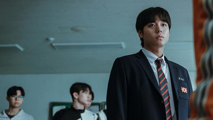 WEAK HERO: CLASS 2 👊 APRIL 25 Park Ji-hoon returns as Yeon Si-eun to a new school, new friends, and new enemies.