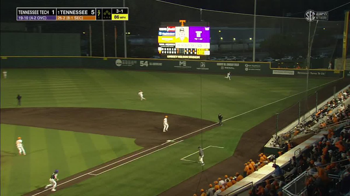 What a throw from Reese! 📺 (SECN+) #GBO // #BeatTTU