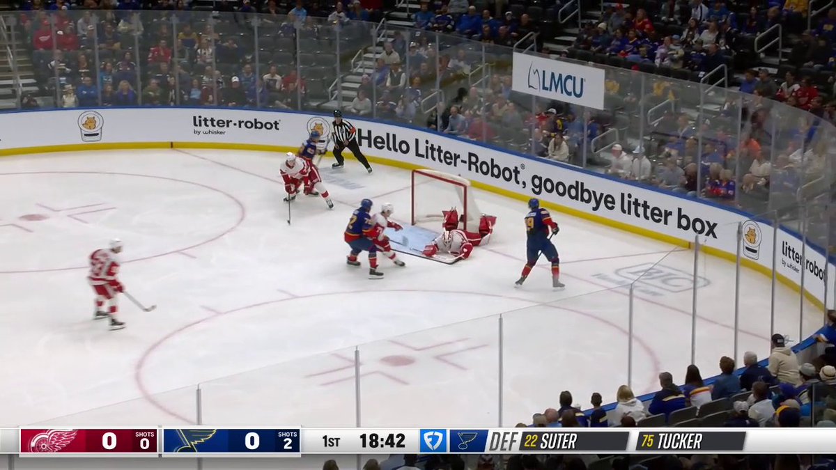 WHAT A GLOVE SAVE!! 😱 In a big game for the Detroit Red Wings, Cam Talbot came ready to play. 👏