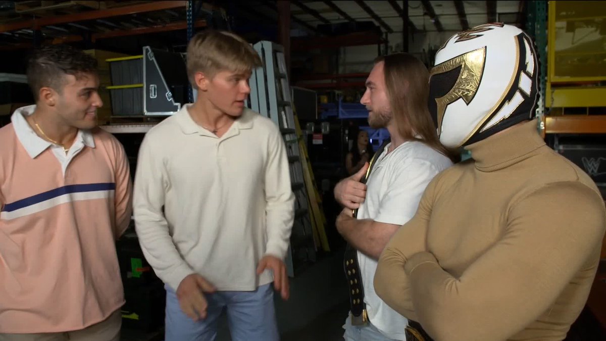 Fraxiom, meet Swipe Right. ๐ค #WWENXT