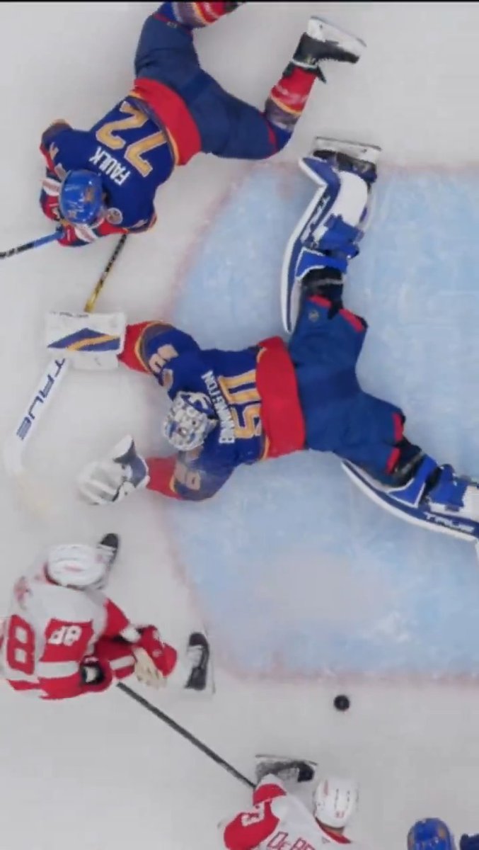 Another day, another ridiculous save from Jordan Binnington. #stlblues