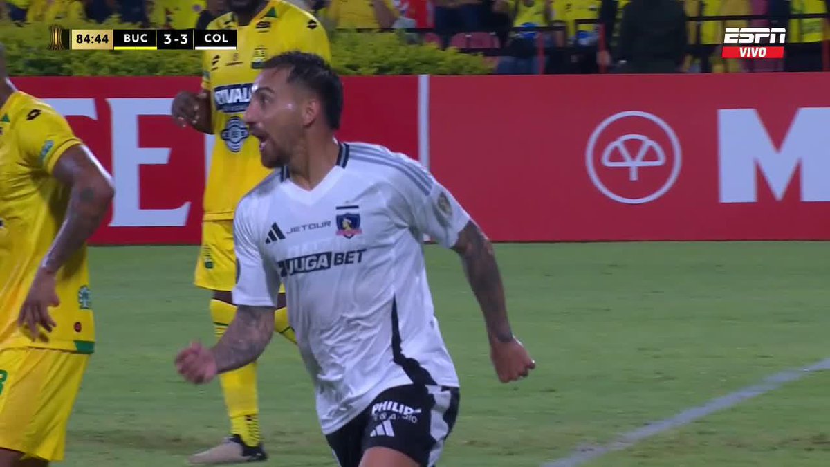 Gol de Colo-Colo Correa empata el partido en el Américo Montanini Atl. Bucaramanga 3-3 Colo Colo ▶️ Más 🏆 Conmebol #Libertadores en #DisneyPlus