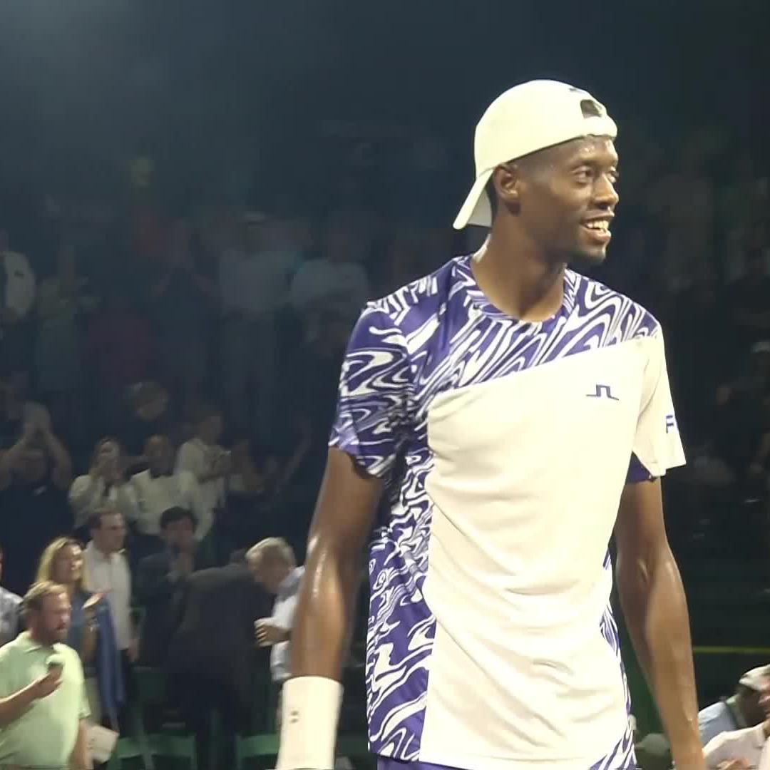 Sealed in style โจ Christopher Eubanks gets revenge on Hijikata for his defeat last year in Houston by prevailing 6-2 4-6 6-3. #USClay