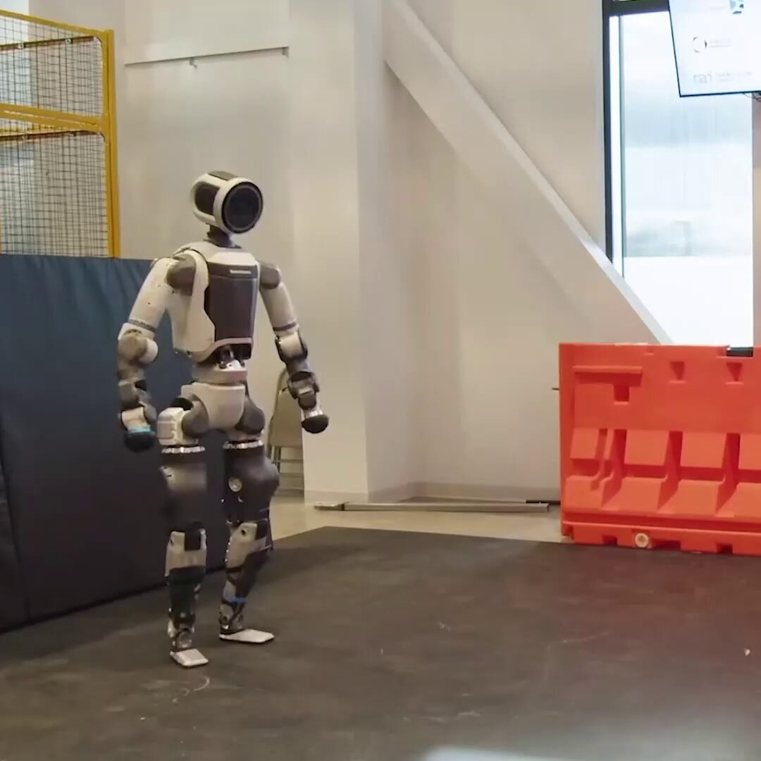 Optimus wants to participate in cage matches against other robots. The question is - can it handle it?
