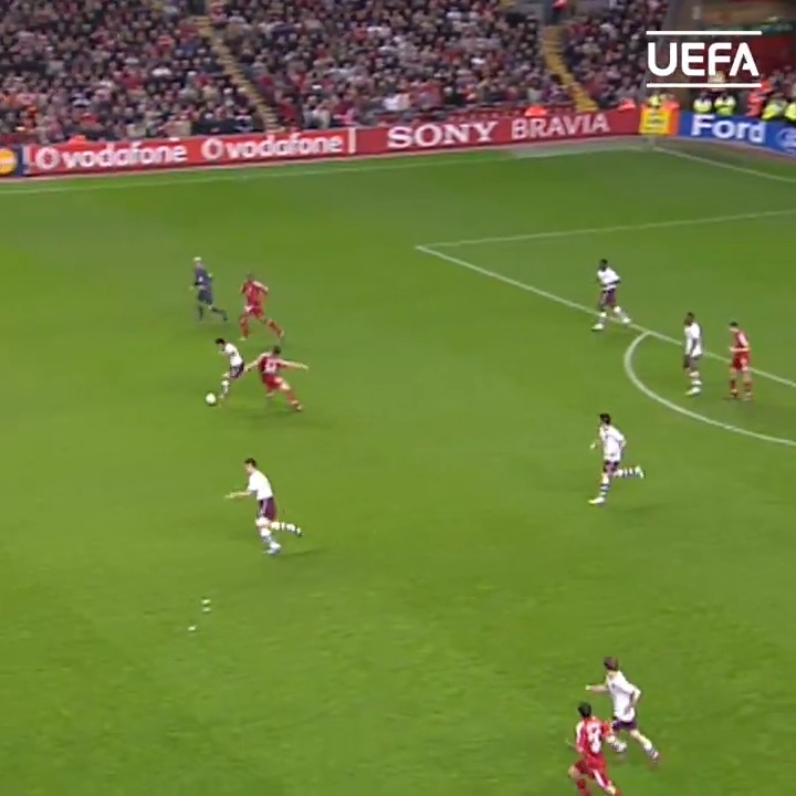 Walcott's pace 😳 #UCL