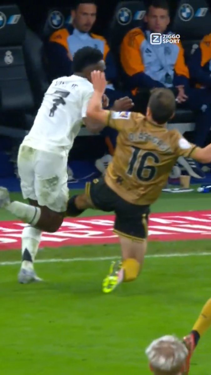 𝐙𝐎! Bij Real Sociedad zijn ze helemaal klaar met de Vini-show 🪚 #ZiggoSport #CopadelRey #RealMadridRealSociedad