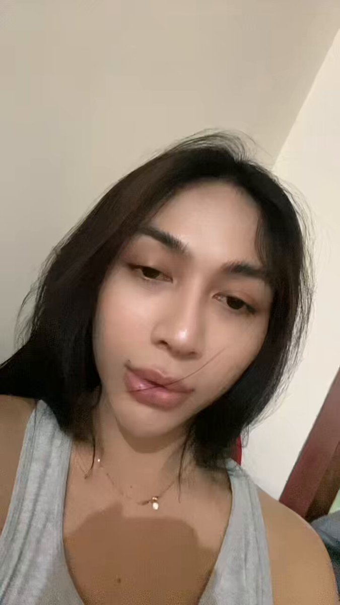 April mop aku mau curhat aja ya guys sekaligus ngejawab pertanyaan dari beberapa DM di X maupun instagram, kenapa aku memilih jadi #shemale atau #ladyboy videonya agak panjang buat yang ada waktu buat nyimak boleh d simak ya 🙃