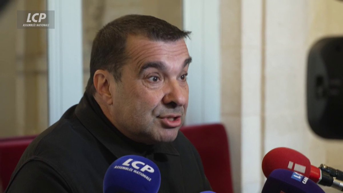 Inéligibilité de Marine Le Pen : "Est-ce qu'on peut empêcher quelqu'un de se présenter alors qu'il est considéré comme innocent [du fait de l'appel] ?", questionne le député Richard Ramos (Les Démocrates). "Je comprends les arguments de Mme Le Pen." #DirectAN #LePen