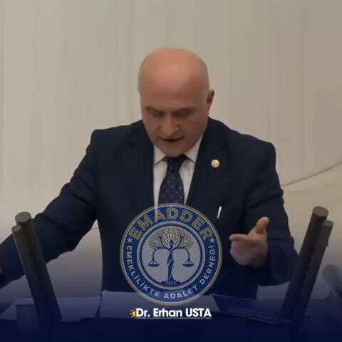 ‼️MECLİS GÜNDEMİNDE EMADDER‼️ DR.ERHAN USTA - İYİ PARTİ Ekonomi ve Kalkınma Politikaları Başkanı / Samsun Milletvekili / Plan ve Bütçe Komisyonu Üyesi Sayın Erhan Usta’nın Dr. Erhan Usta Mecliste yaptığı açıklamalarda, Kademeli Emeklilik bekleyenlerin mağduriyetine dikkat çekmiş ve bu konuda herhangi bir düzenlemenin bulunmadığını dile getirmiştir. Emeklilikte Adalet Derneği olarak, mağduriyetlerin giderilmesi ve adil bir emeklilik sisteminin oluşturulması için yetkililerden somut adımlar atılmasını talep ediyoruz. Sayın Vekilimize de duyarlı yaklaşımı ile yaşamış olduğumuz hak mahrumiyetinde yanımızda olup destek verdikleri için çok teşekkür ederiz. İYİ Parti Müsavat Dervişoğlu Dr. Erhan Usta Buğra Kavuncu Ömer Karakaş Enver Yılmaz #KademeliEmeklilik