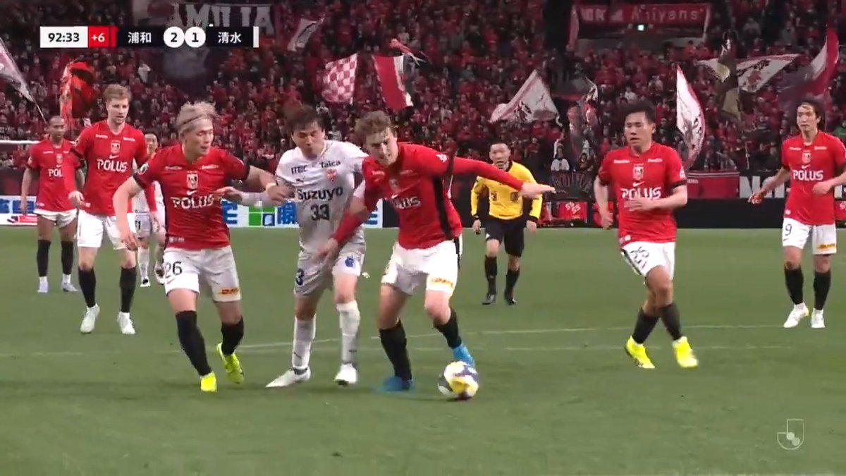 後半アディショナルタイムのピンチ。 #マリウスホイブラーテン が冷静なカバーリング🆒 #urawareds #浦和レッズ #matchplayback #WeareREDS #Jリーグ #サッカー