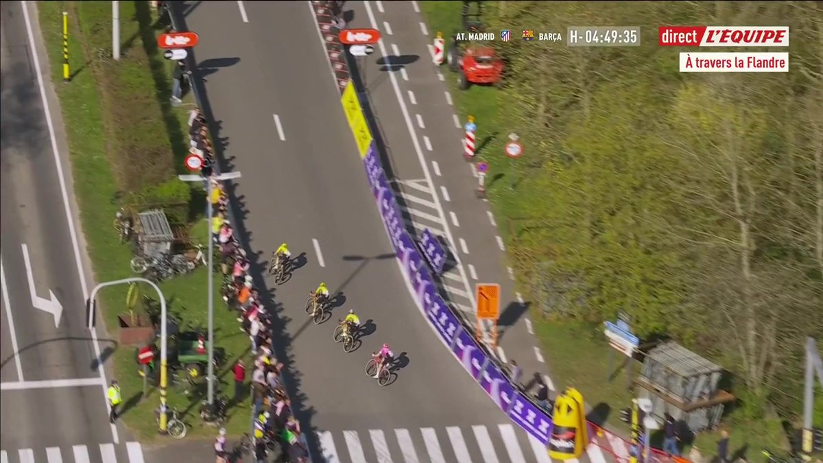 NEILSON POWLESS PIÈGE LA VISMA-LEASE A BIKE ! Seul face à Wout Van Aert, Matteo Jorgenson et Tiesj Benoot, l'Américain remporte A Travers la Flandre ! #lequipeVELO #DDV25