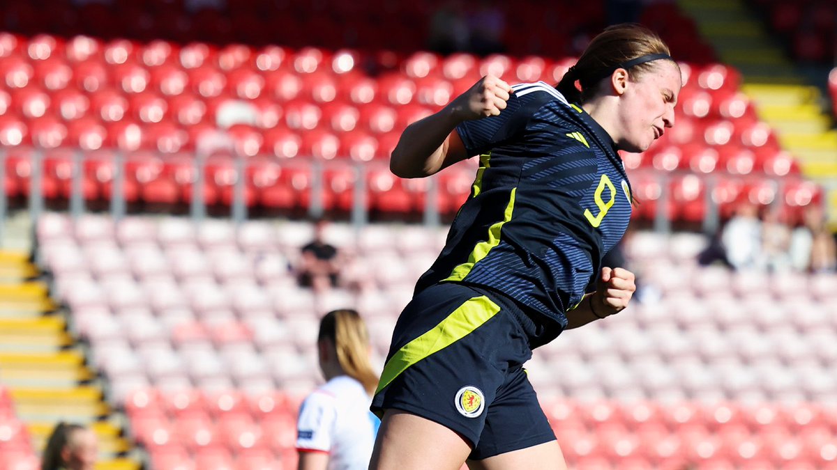 #SCOW19s | Laura Berry at the double before the half with a composed finish! 📺 Watch live here: #YoungTeam