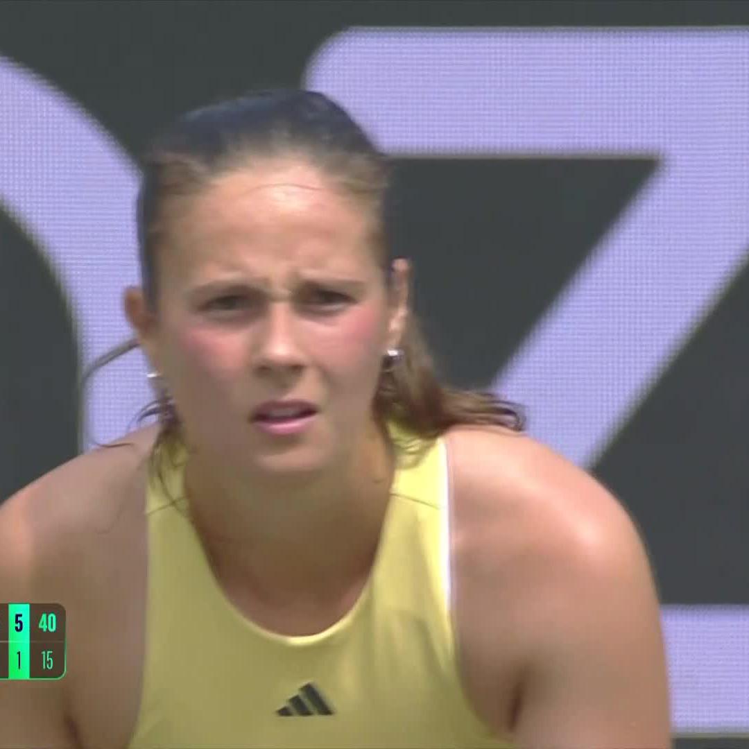 Daria’s dialed in 📞 Daria Kasatkina knocks out Davis 6-1, 6-1 to advance in Charleston! #CharlestonOpen