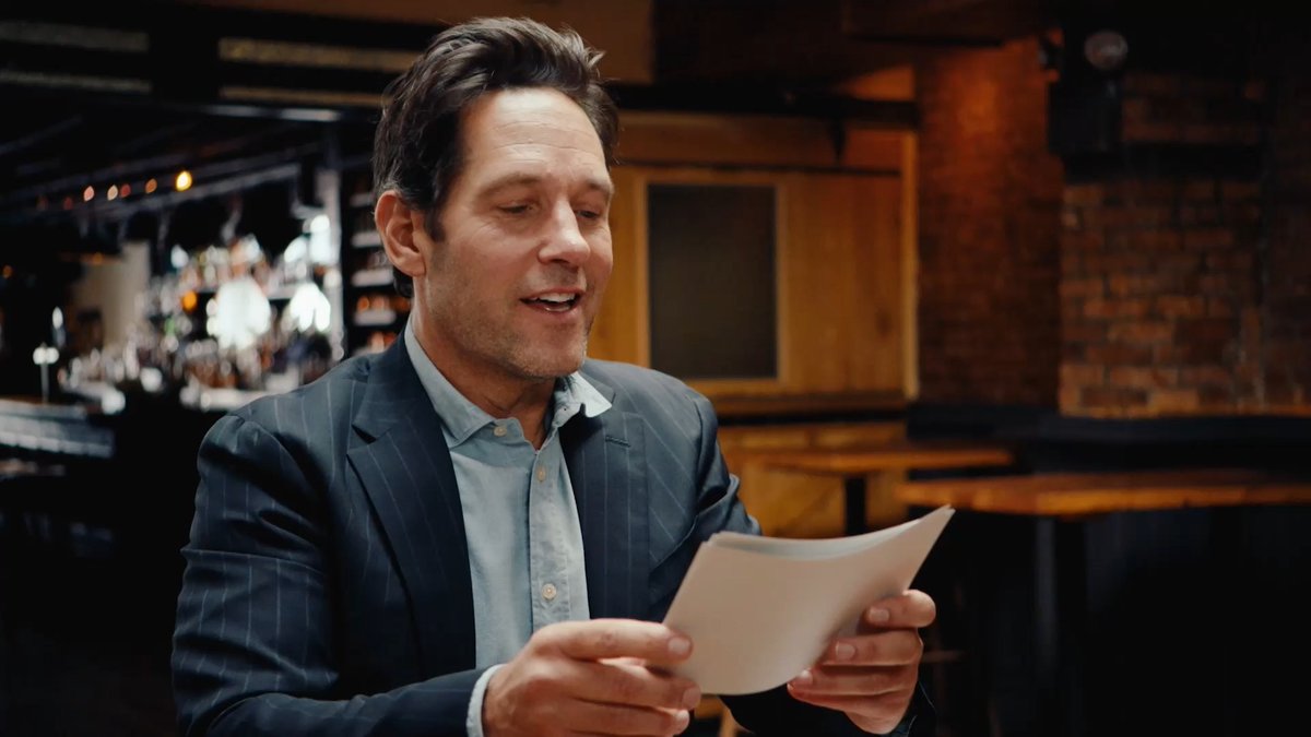 Is it easier or harder to offer fake compliments while drunk? Paul Rudd and @Sethmeyers find out. #DayDrinking