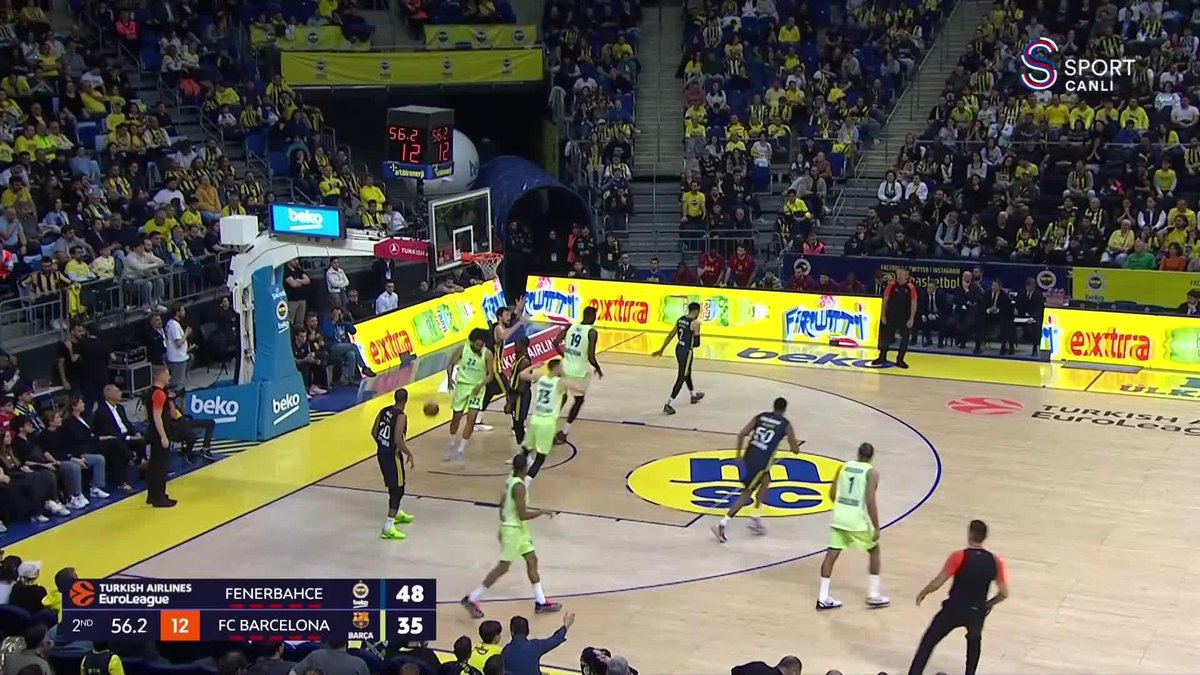 Devon Hall, Euroleague kariyerindeki 1000. sayıyı buluyor.