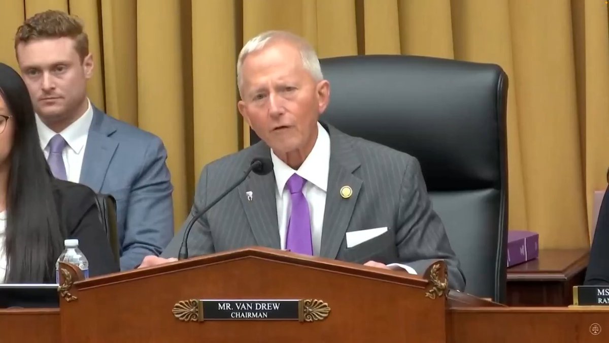 "The FBI should be a shield for the American people. Instead, under the Biden-Harris administration, it became a sword to use against them." WATCH Congressman Jeff Van Drew bring the 🔥🔥🔥 against the abuses of the Biden FBI ⬇️