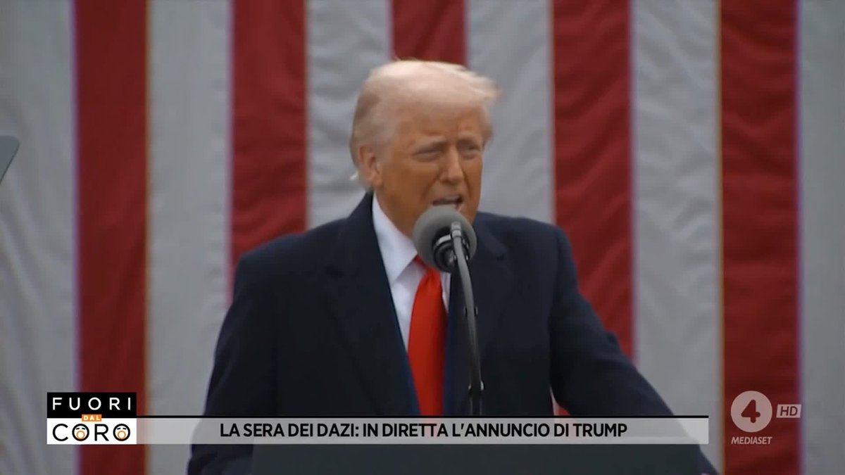 "Riprendiamo il controllo della nostra industria e della nostra economia, torneremo a rendere ricca l'America. Per decenni il nostro Paese è stato derubato da parte di tutti. Ma ora diciamo basta, non succederà più!". Donald #Trump in diretta sui dazi a #Fuoridalcoro
