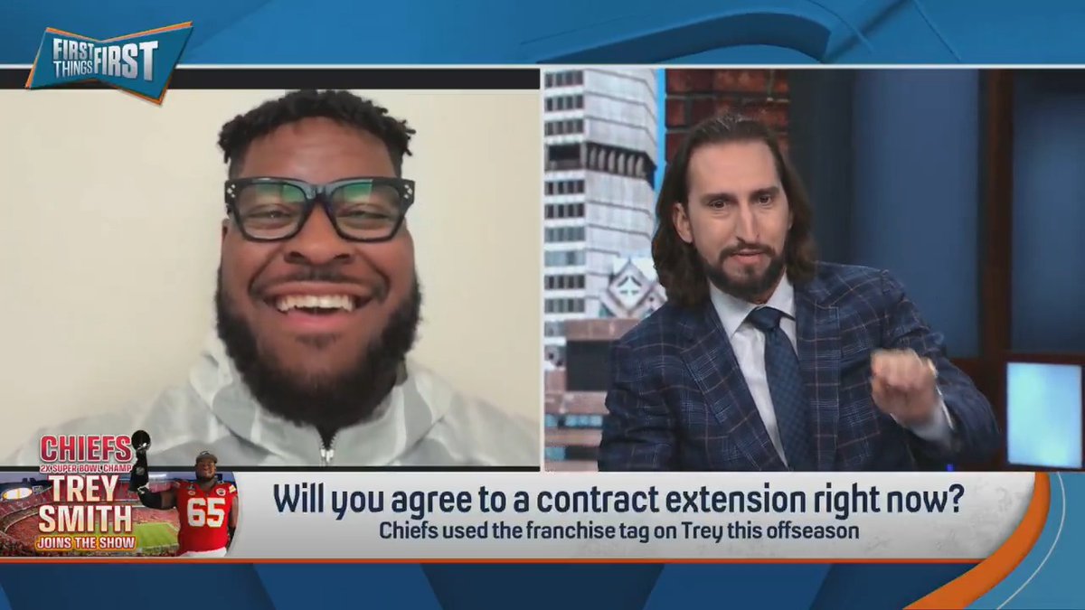 .nick wright wants Trey Smith back on the Chiefs, so he made him a great offer 👀 “We are willing to put all of our Chiefs banners we have dropped up for auction and whatever they come back with, we’ll add it to the Chiefs’ best offer.” 🤣🤣