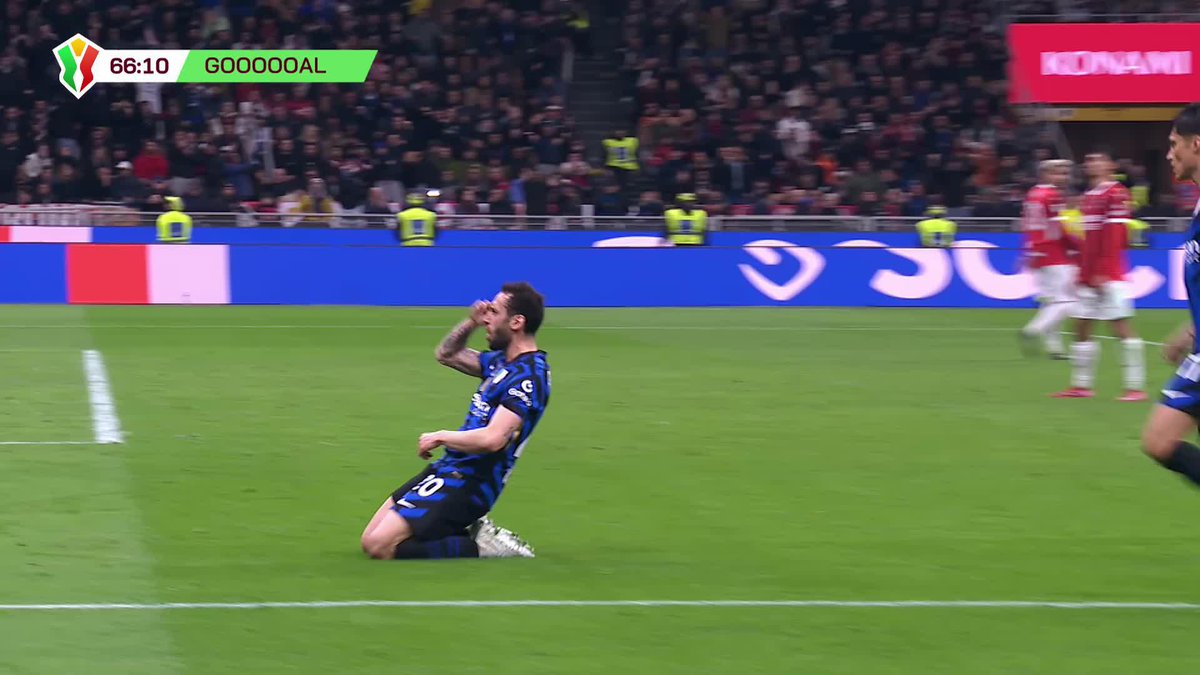 Hakan Çalhanoğlu rifles one into the bottom corner against his former club! 💥 Inter are back on level terms 🔵⚫
