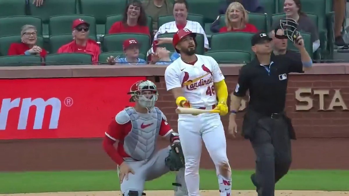 🇵🇦 EN LA #MLBxESPN SOLO SE HABLARÁ DE UNA COSA HOY...DE LOS 3 HRs DE IVÁN HERRERA.🔥🤯 El catcher panameño de los St. Louis Cardinals puso el partido de su vida con 𝟯 𝗰𝘂𝗮𝗱𝗿𝗮𝗻𝗴𝘂𝗹𝗮𝗿𝗲𝘀 y 𝟲 𝗰𝗮𝗿𝗿𝗲𝗿𝗮𝘀 𝗶𝗺𝗽𝘂𝗹𝘀𝗮𝗱𝗮𝘀 en una tarde rendonda ante los Angels.⚾️ Via MLB