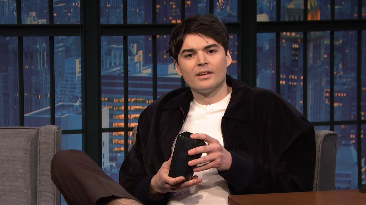 #SNL’s Michael Michael Longfellow brought his dog to Late Night.