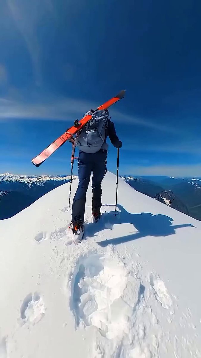A reminder for skier to stay safe and respect the mountains!⚡️❄️⛰️