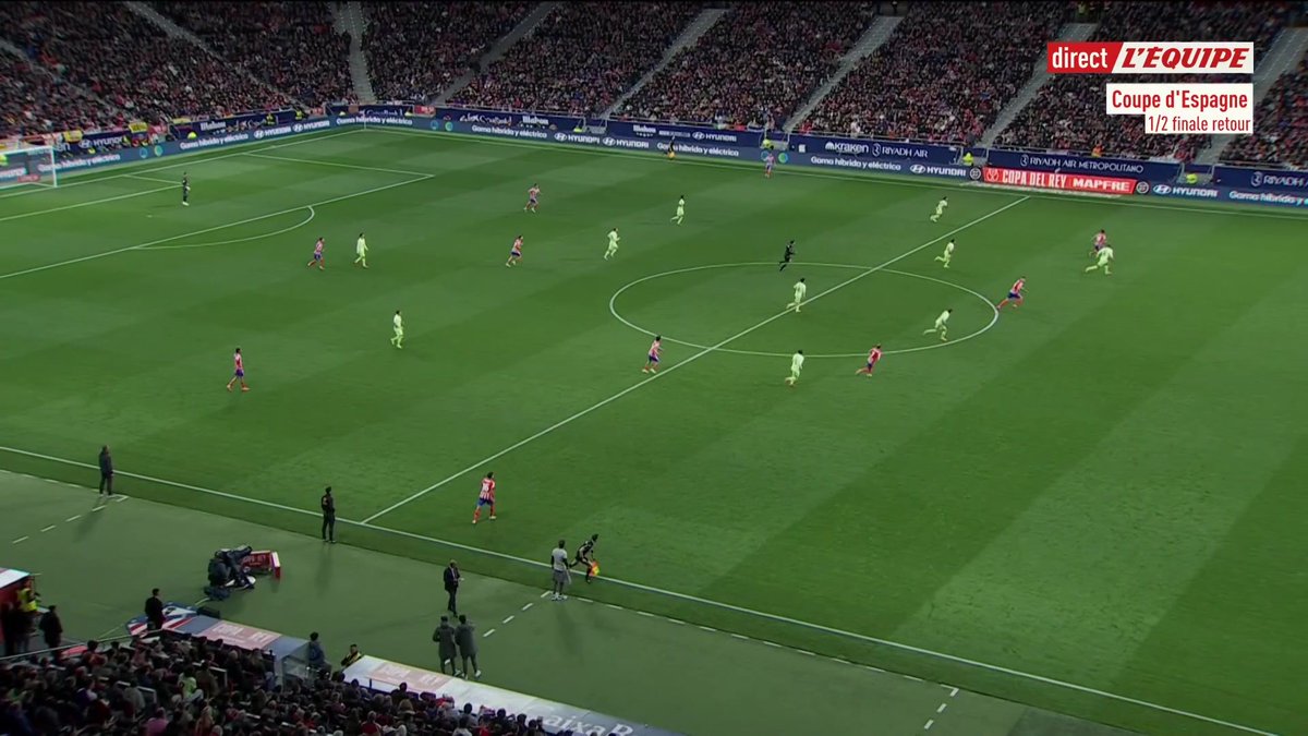 📽️ L'Atlético de Madrid pensait recoller au score grâce à ce but de Sørloth mais il est signalé hors-jeux ! ❌🚩 ( 📽️ la chaine L'Équipe )
