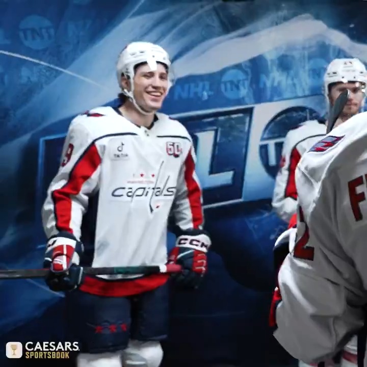 Hey! Lenny's got an idea! #ALLCAPS | Caesars Sportsbook