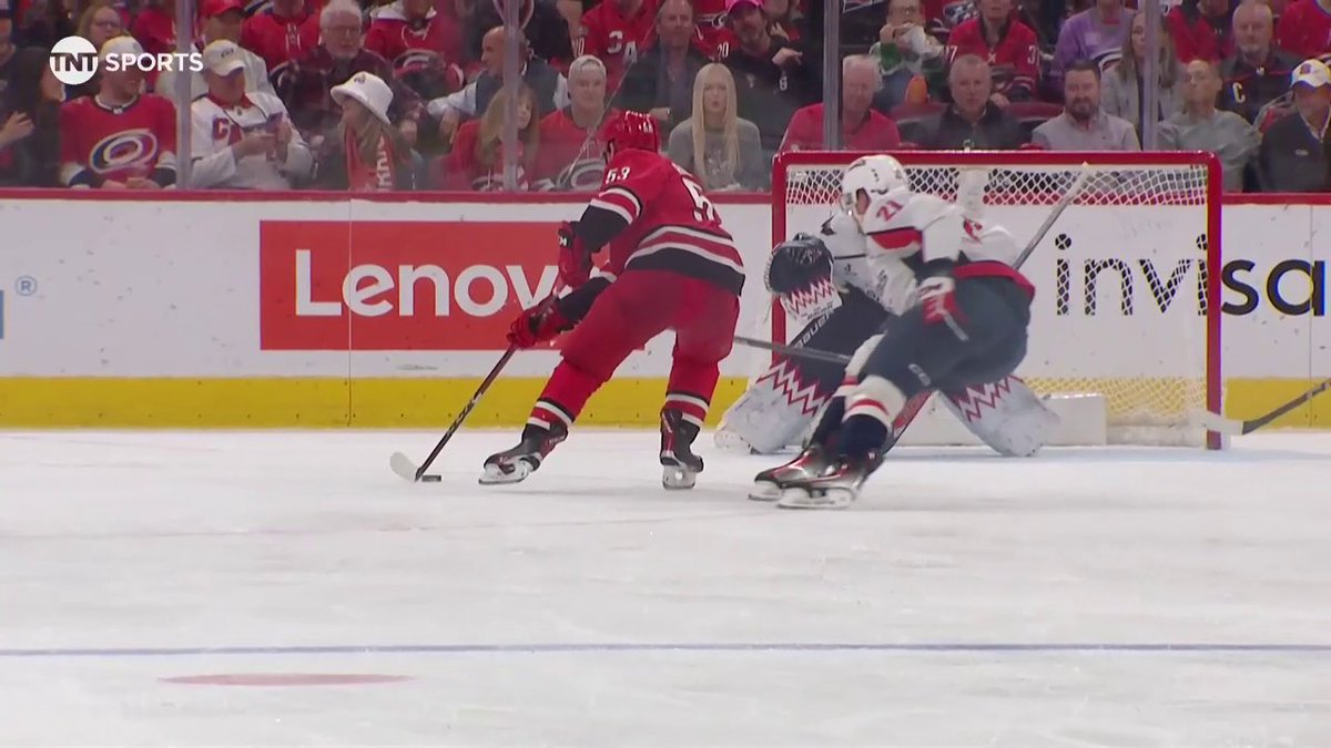 Jackson Blake's going to be a heck of a player in this League. Look at those soft mitts! 🧤 📺: NHLonTNT &amp; Sports on Max ➡️