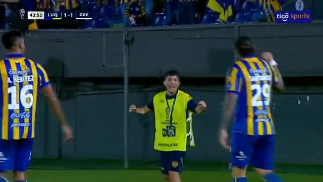 El jugador 12 de Luqueño 👏