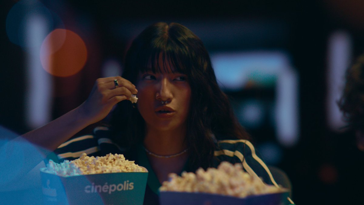 ¿Si pudieras irte de viaje a cualquier lado, a dónde irías? 🌍✈️ Ahora tengo una mejor… Si pudieras tomar unas vacaciones mentales y apagar tu cerebro, ¿a dónde irías? 😌🍿