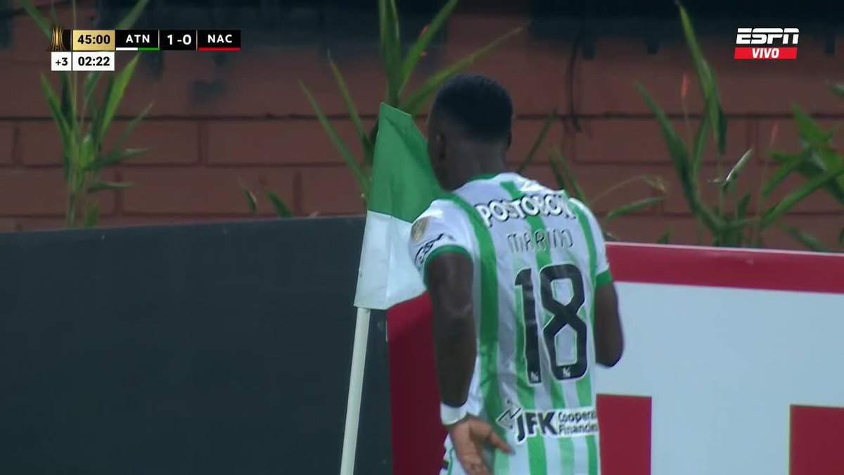 🇨🇴 GOLAZO de Marino Hinestroza. Gol de #AtléticoNacional para el 1-0 ante #ClubNacional, al 45’+2. Asistencia de Andrés Felipe Román 🟢⚪️