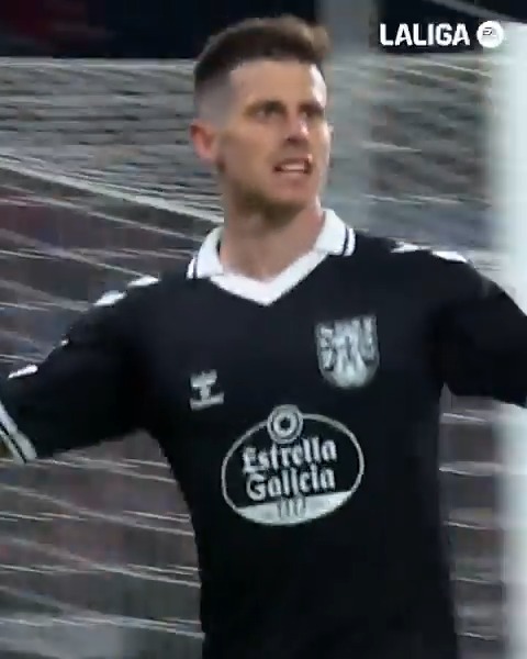 🩵🎯 Se llama Alfonso González Martínez y es capaz de marcar GOLAZOS como este con el RC Celta. #LALIGAHighlights | #LALIGAEASPORTS