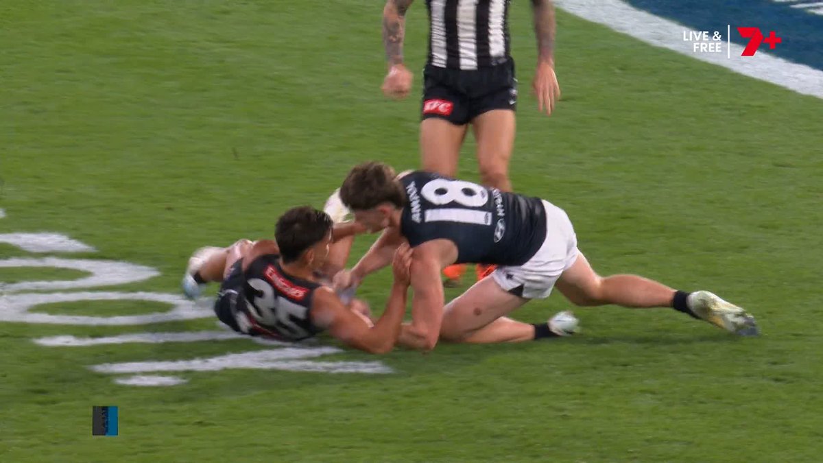 WALSH V DAICOS 🍿 It's on at the MCG! #AFLPiesBlues