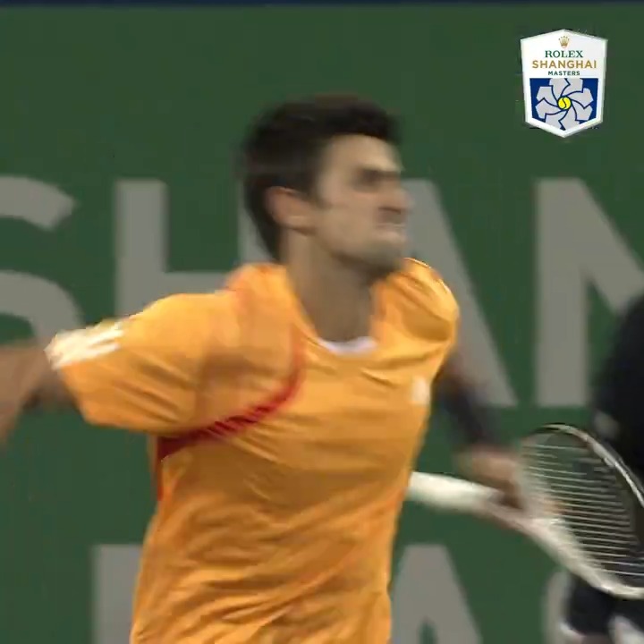 How does it do it?! 🤯 Pure brilliance from Novak Djokovic #RolexShanghaiMasters
