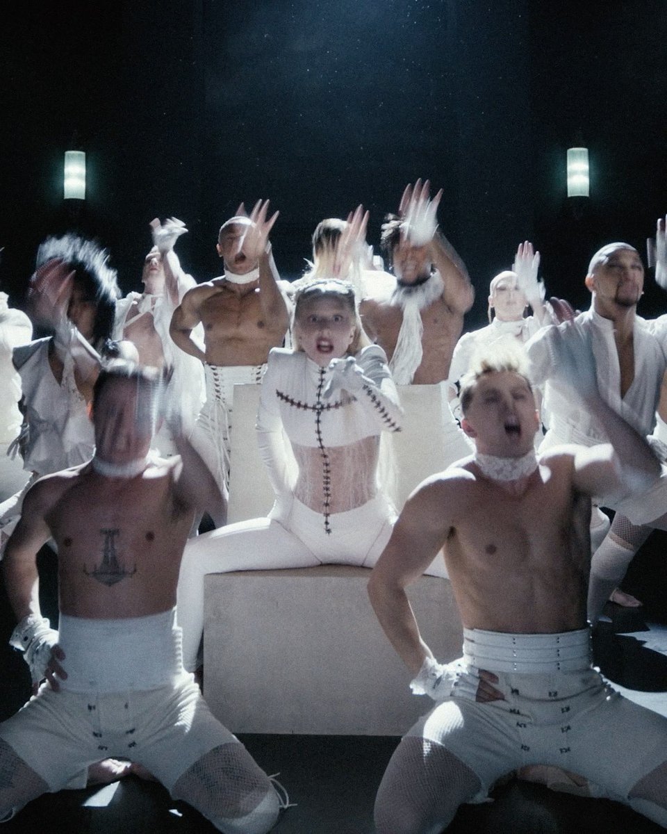 LITTLE MONSTERS.🖤 Lady Gaga kommt mit ihrer The MAYHEM Ball Tour nach Berlin am 04. + 05. November. 🎟️ Hol dir JETZT deine Tickets: