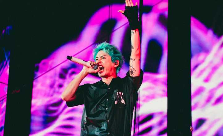 【衝撃】ONE OK ROCK による味の素スタジアム公演のライブ映像が、Amazonと楽天ブックスのBlu-ray部門で1位！映画やアニメを含めたこのランキングでバンド作品が首位になることは珍しく、またもワンオクがその人気を証明。 ↓現在の順位をみる ① ②